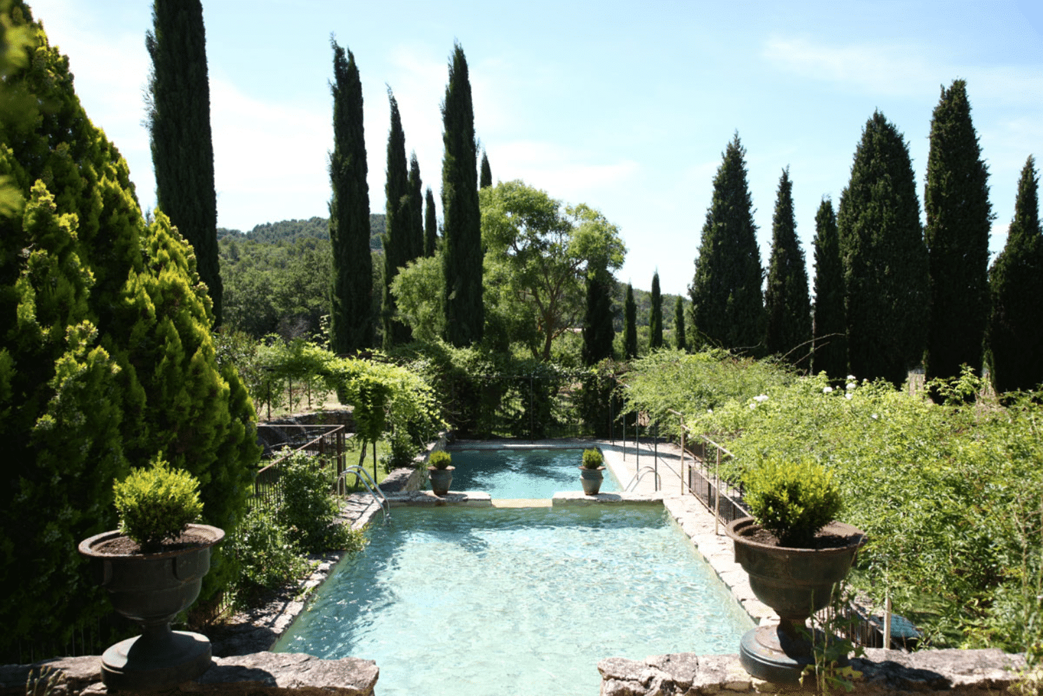 Comment choisir le lieu de réception de votre mariage en Provence ?