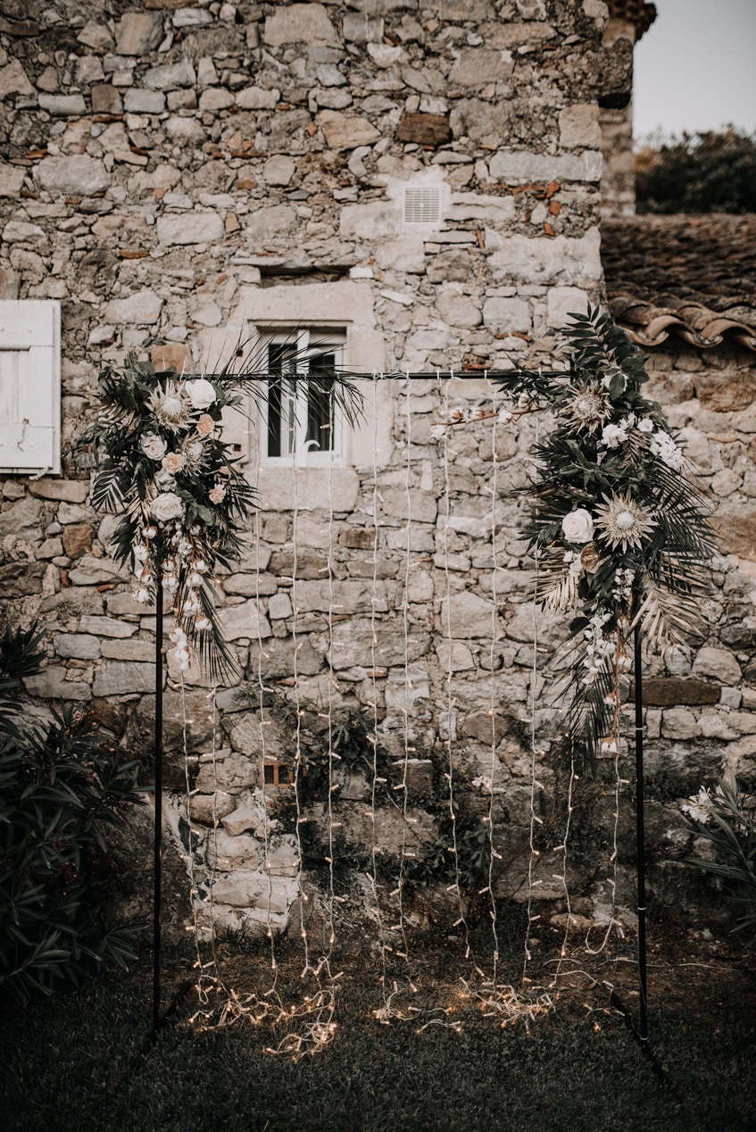 Cigales et Petits Fours - Mariage en Provence