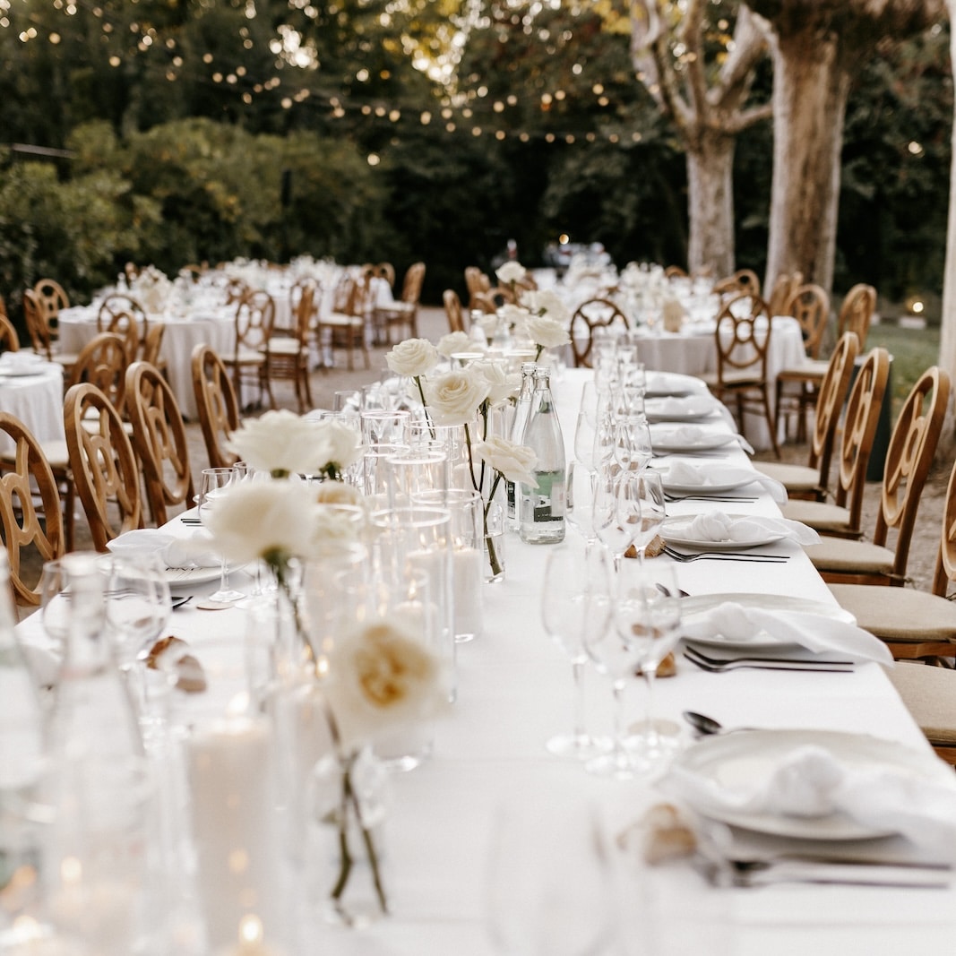 Mise en place d'une table de mariage